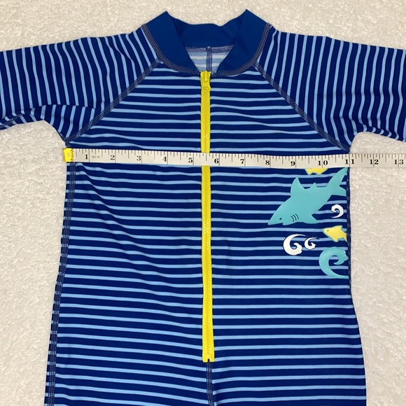 Iplay upf50 one piece zip rash guard swim suit medium 12 m - Picture 3 of 6